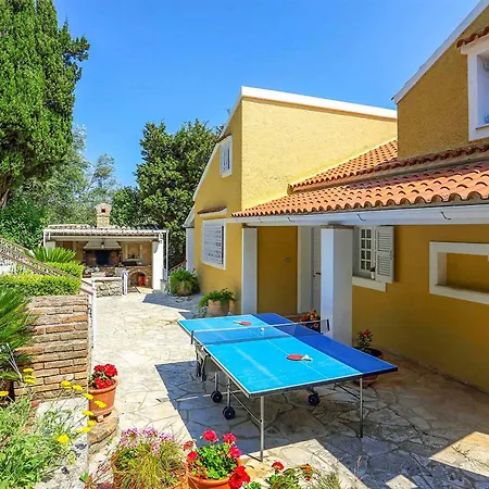 Avgusta Villa *